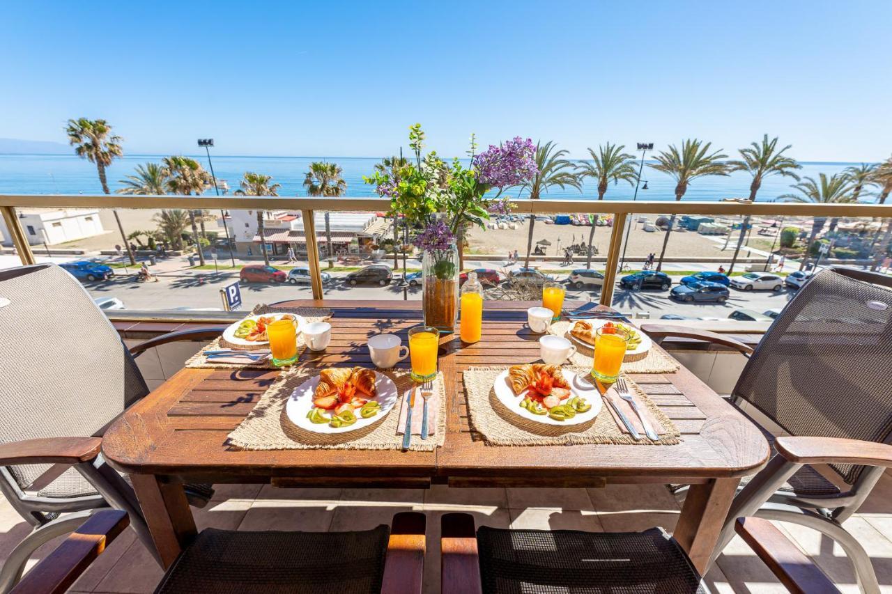 797 Holiday Rentals - Amplio Piso Con Terraza En Primera Linea De Playa Torremolinos Esterno foto